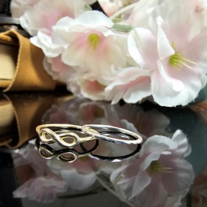 Small Golden Infinity Midi Ring in Sterling Silver - Image 2