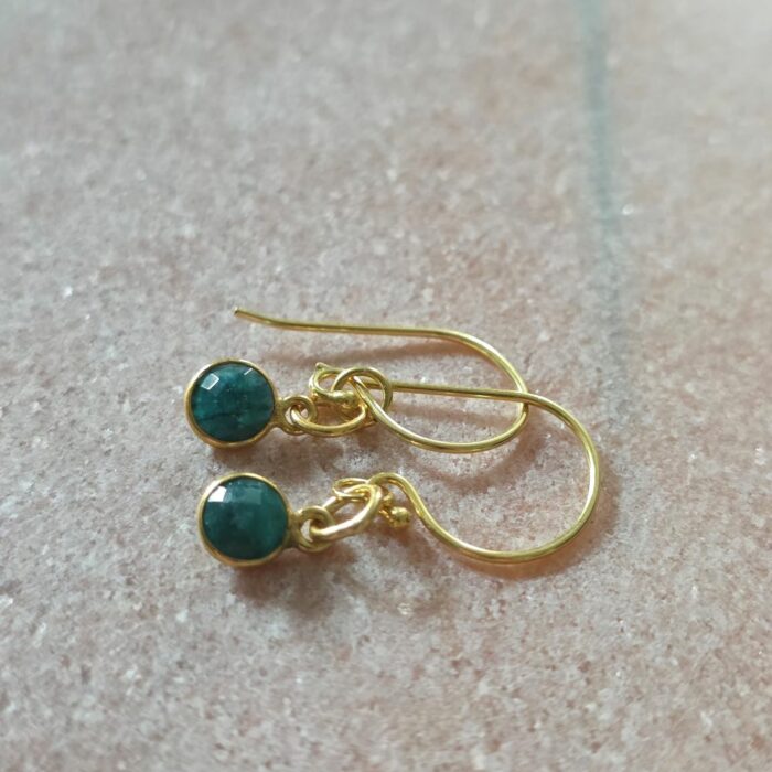 Bargain Hunters Golden Drop Earrings 25-  Emerald Gemstones - Image 2