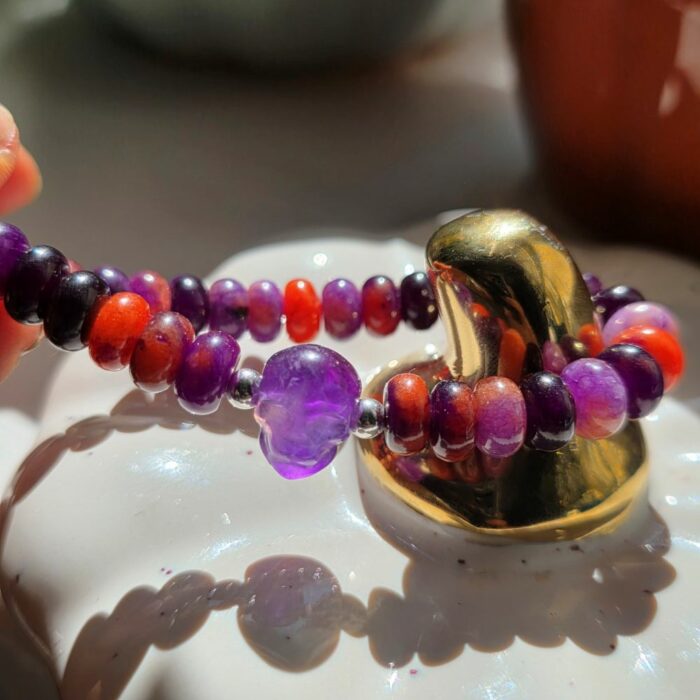Amethyst Sugar Gemstone Skull Stretchy Bracelet in Sterling Silver - Image 4