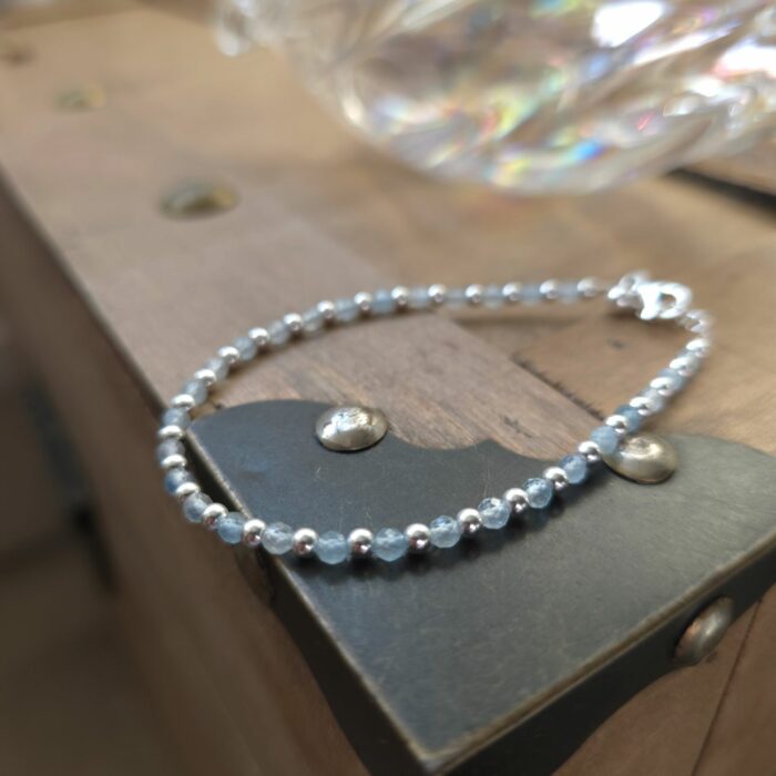 Beautiful Faceted Aquamarine and Sterling Silver Beaded Bracelet - Image 5