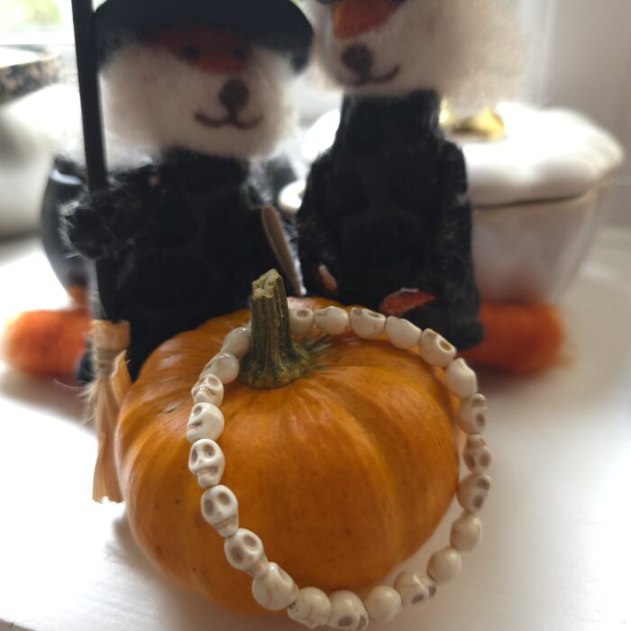 White Howlite Stretchy Gemstone Skull Bracelet - Image 2