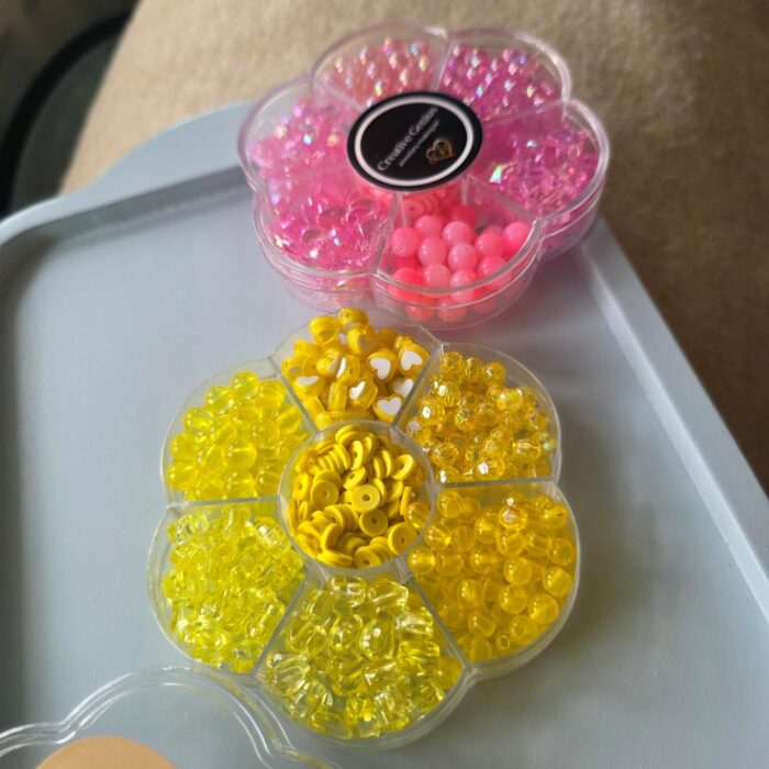 Creative Genius Buttercup Yellow Jewellery Making Box - Image 3