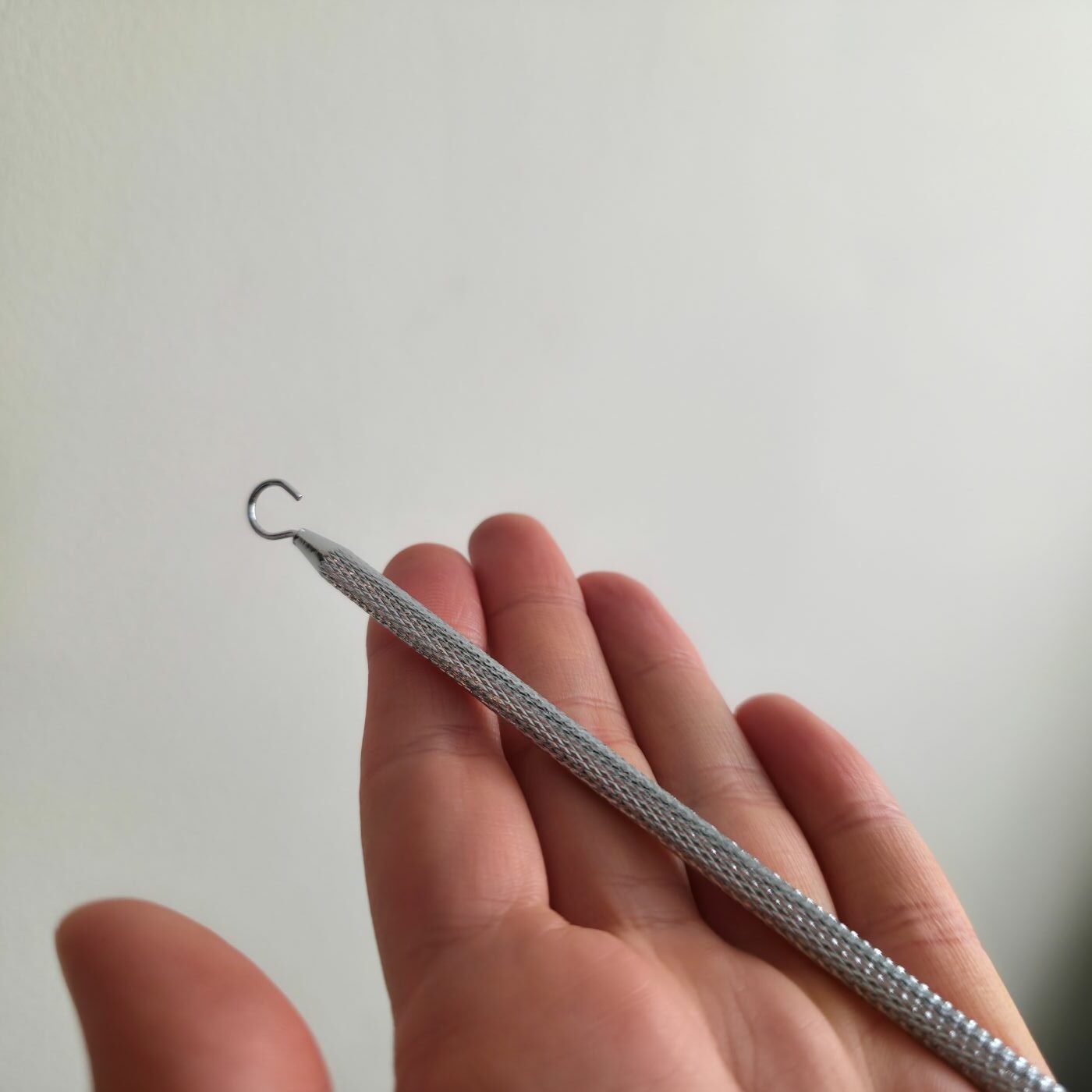 Easy Helper Silver Bracelet Fastening Tool - Image 3
