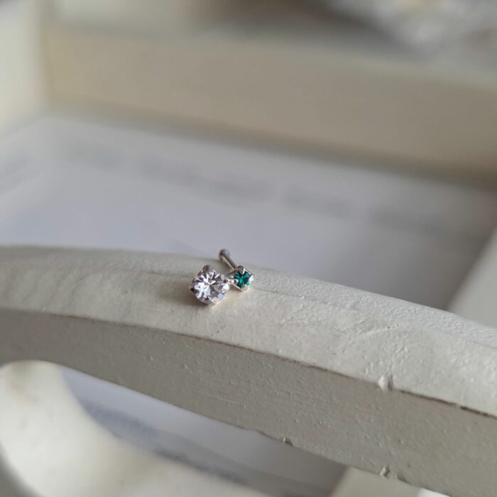 Sparkling Green Emerald City Push Through Sterling Silver Nose Stud - Image 4