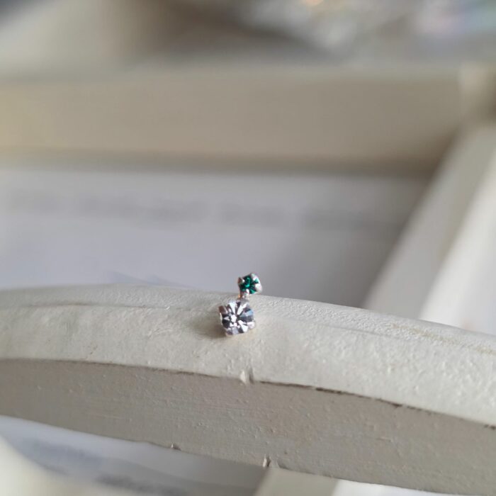 Sparkling Green Emerald City Push Through Sterling Silver Nose Stud - Image 5