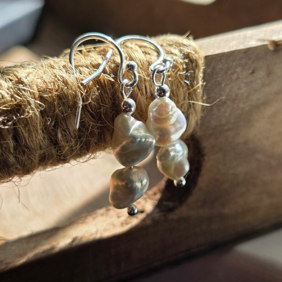 Hamilton Podium Organic Keshi Freshwater Pearl Drop Earrings in Sterling Silver - Image 4
